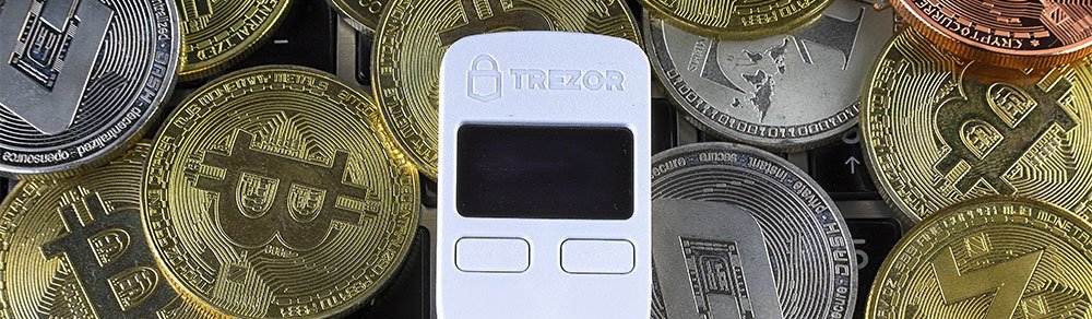 how does a hardware crypto wallet work